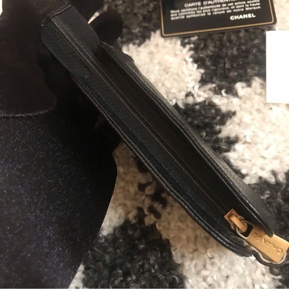 Super Rare Chanel Caviar VTG Pouch Bag 05 - Picture 8 of 10